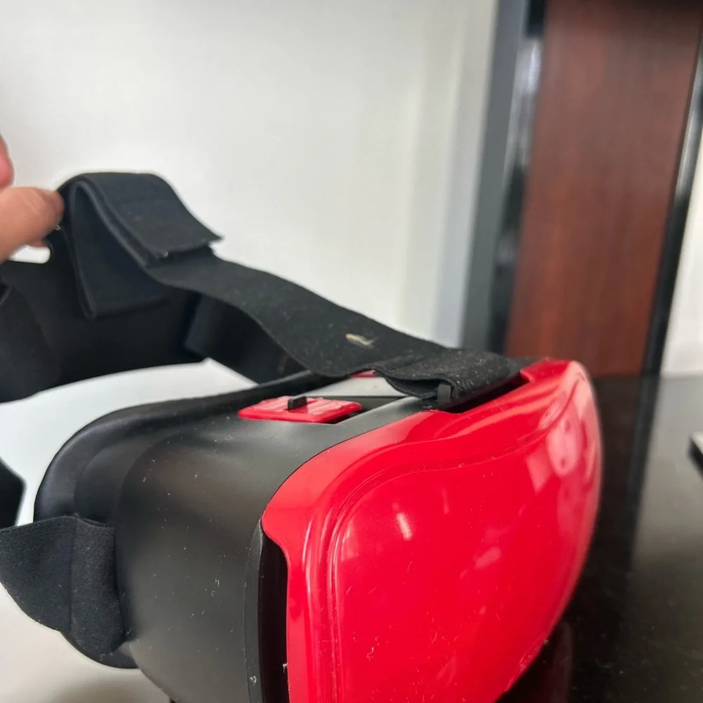 onn Red VR Headset with Adjustable Strap - Mobile VR Viewer